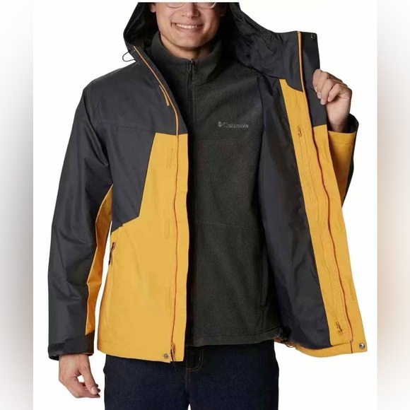 Columbia Men's Tunnel Falls Interchange Jacket,CLASSIC THREE-IN-ONE DESIGN - Picture 2 of 7